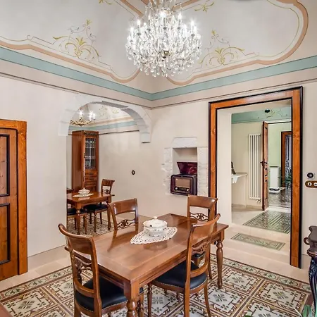 Palazzo Stunis - Dimora Di Charme 4*