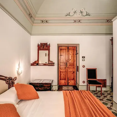 فندق مبيت وإفطار Palazzo Stunis - Dimora Di Charme 4*