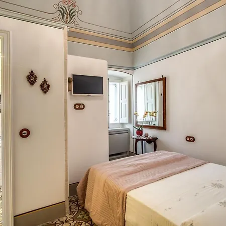 فندق مبيت وإفطار Palazzo Stunis - Dimora Di Charme 4*