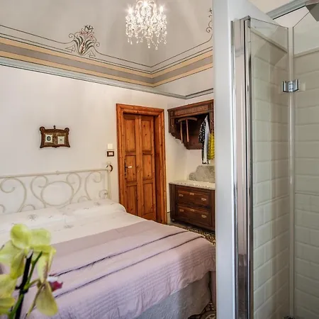 فندق مبيت وإفطار Palazzo Stunis - Dimora Di Charme 4*