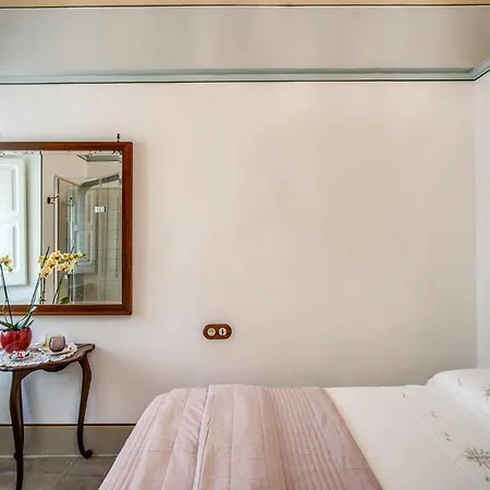 Palazzo Stunis - Dimora Di Charme فندق مبيت وإفطار أوستوني