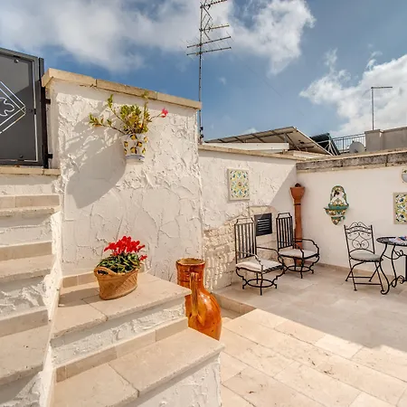 Palazzo Stunis - Dimora Di Charme Bed & Breakfast 4*