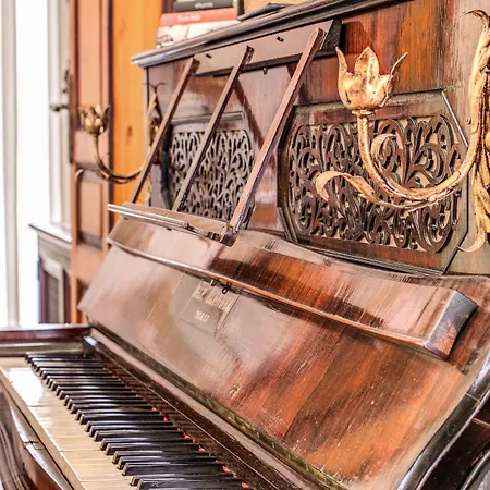 Palazzo Stunis - Dimora Di Charme Bed & Breakfast 4*