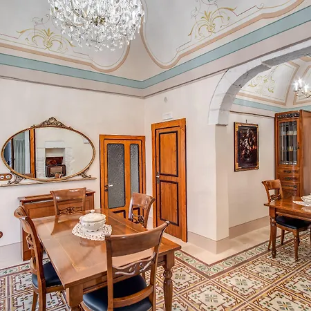 Palazzo Stunis - Dimora Di Charme Bed & Breakfast
