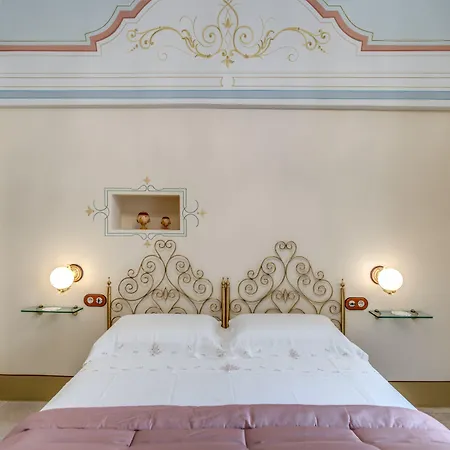 Palazzo Stunis - Dimora Di Charme Bed & Breakfast