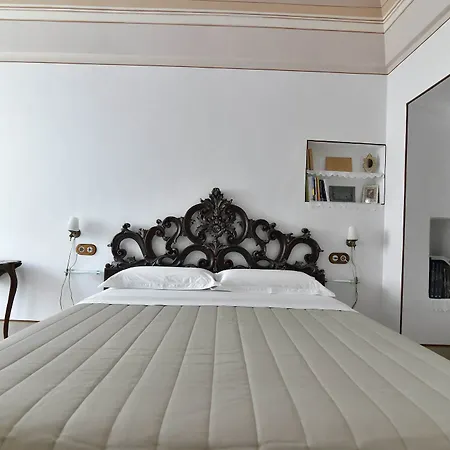 فندق مبيت وإفطار Palazzo Stunis - Dimora Di Charme أوستوني